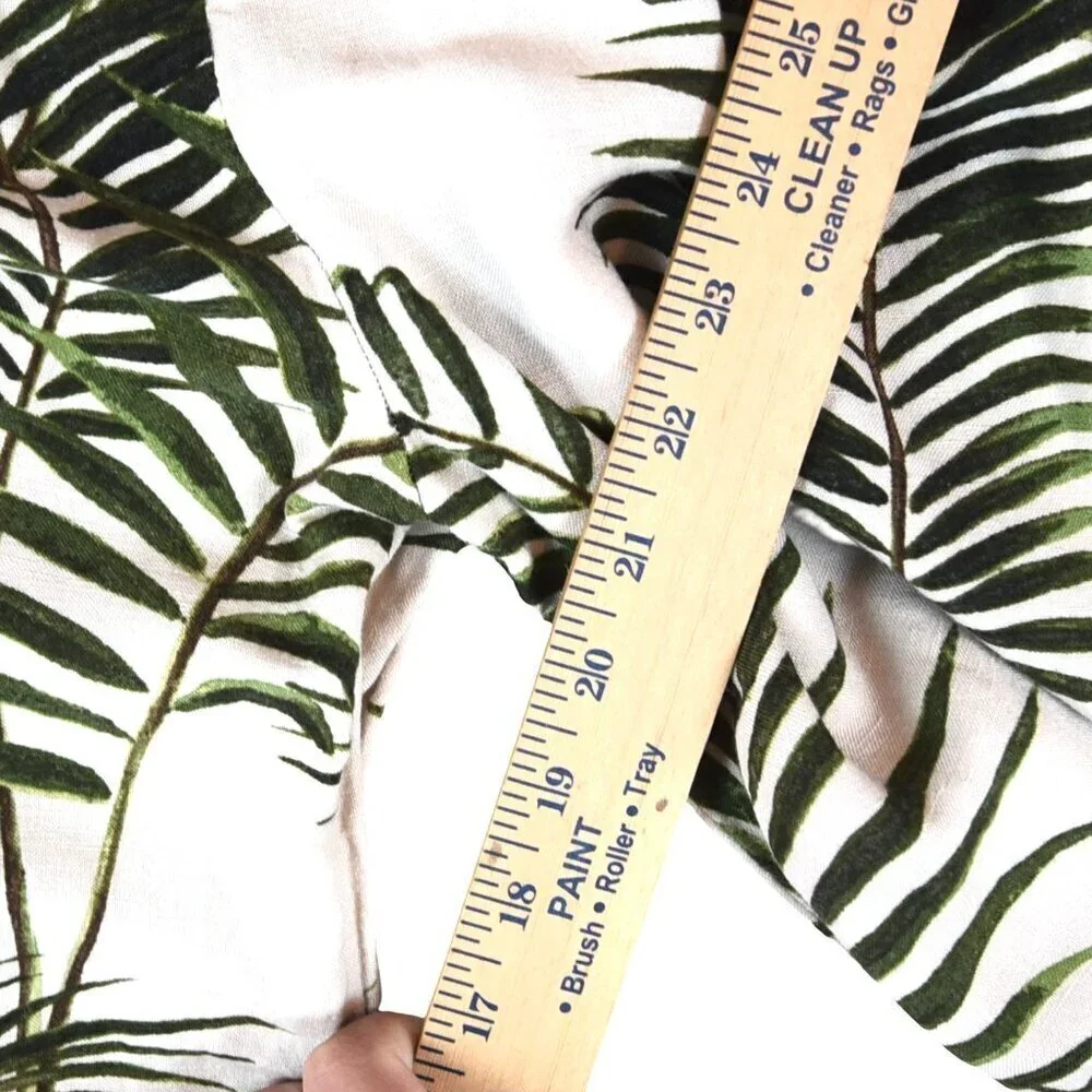 H&M palm print